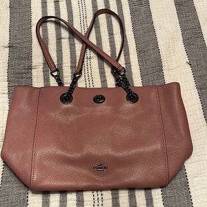 Beautiful coach shoulder bag in dusty rose color